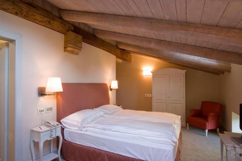 Room image 4